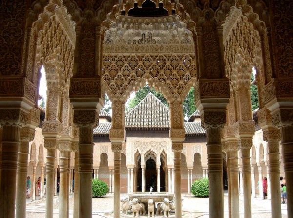 courtyard fountain alhambra