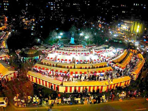 Market overhead view