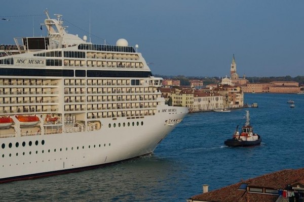 cruise liner ban venice