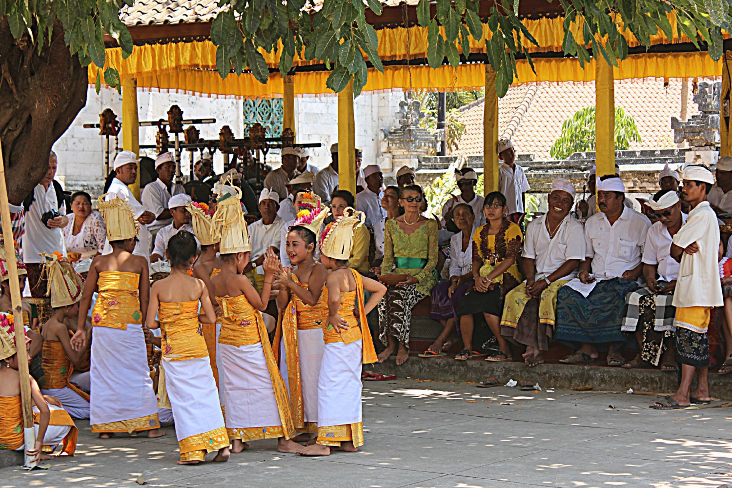 ceremony temple bali
